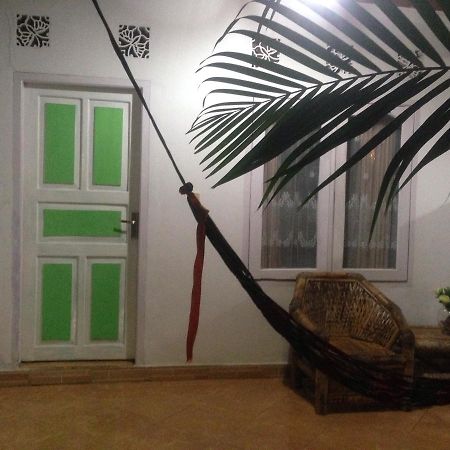 Good For Ya Knee Hostel & Bungalows (Adults Only) Gili Trawangan Dış mekan fotoğraf