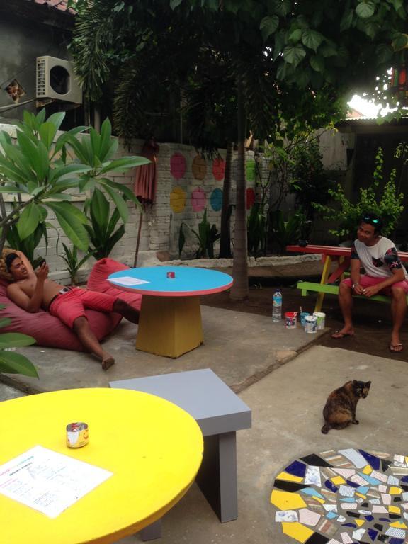 Good For Ya Knee Hostel & Bungalows (Adults Only) Gili Trawangan Dış mekan fotoğraf