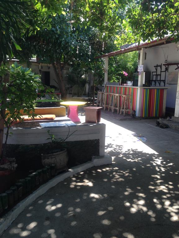 Good For Ya Knee Hostel & Bungalows (Adults Only) Gili Trawangan Dış mekan fotoğraf