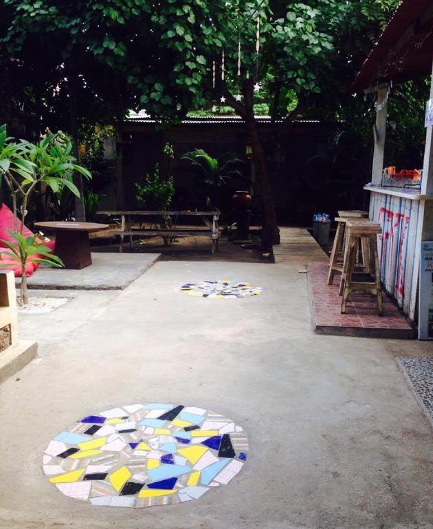 Good For Ya Knee Hostel & Bungalows (Adults Only) Gili Trawangan Dış mekan fotoğraf