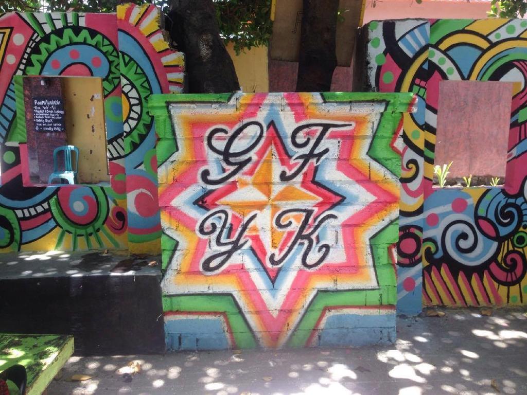 Good For Ya Knee Hostel & Bungalows (Adults Only) Gili Trawangan Dış mekan fotoğraf
