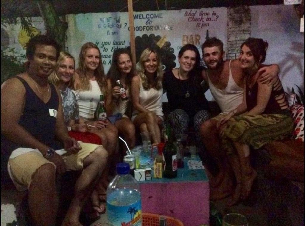 Good For Ya Knee Hostel & Bungalows (Adults Only) Gili Trawangan Dış mekan fotoğraf