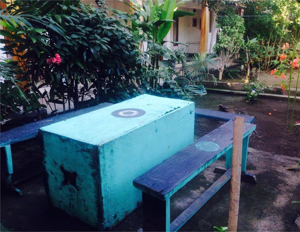 Good For Ya Knee Hostel & Bungalows (Adults Only) Gili Trawangan Dış mekan fotoğraf