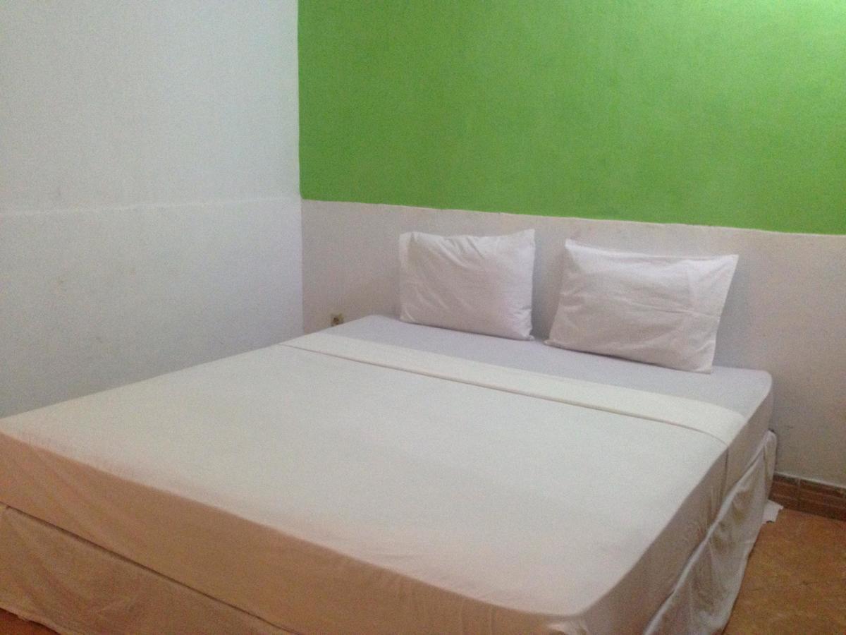 Good For Ya Knee Hostel & Bungalows (Adults Only) Gili Trawangan Dış mekan fotoğraf